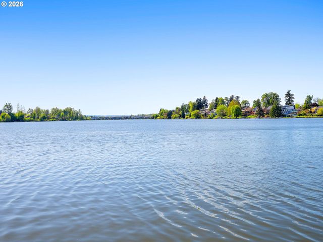 21117 Ne OSBURN Loop, Fairview, OR 97024