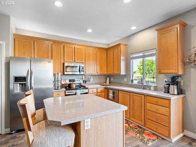 21117 Ne OSBURN Loop, Fairview, OR 97024