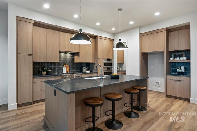 7290 W Bed Mill St, Eagle, ID 83616