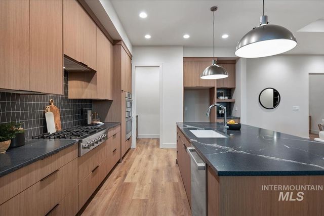 7290 W Bed Mill St, Eagle, ID 83616