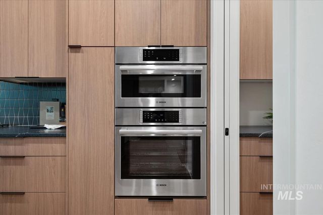 7290 W Bed Mill St, Eagle, ID 83616