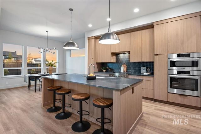 7290 W Bed Mill St, Eagle, ID 83616