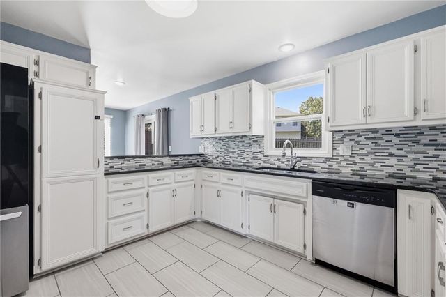 10304 NW 85th Court, Kansas City, MO 64153