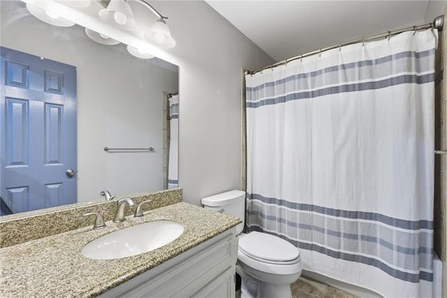 10304 NW 85th Court, Kansas City, MO 64153