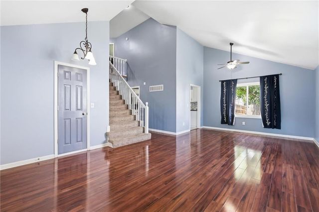10304 NW 85th Court, Kansas City, MO 64153