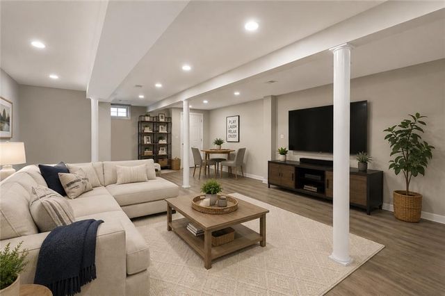 10304 NW 85th Court, Kansas City, MO 64153
