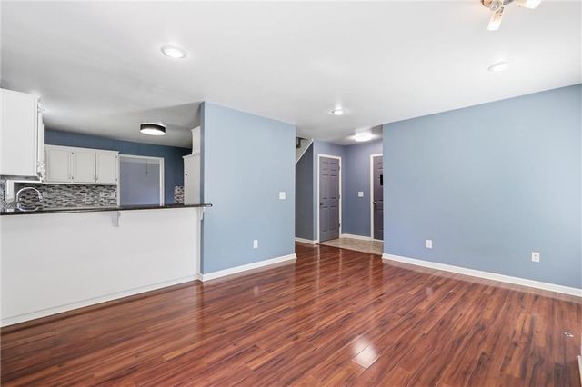 10304 NW 85th Court, Kansas City, MO 64153
