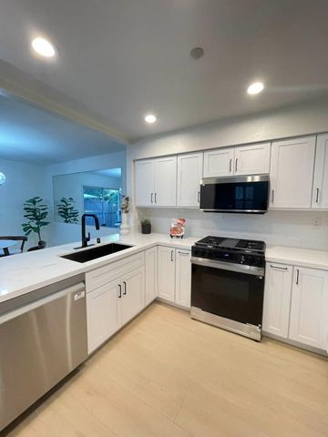 20 Torregata Loop, San Jose, CA 95134