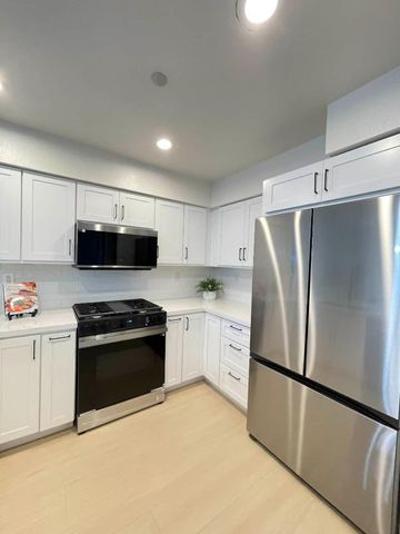 20 Torregata Loop, San Jose, CA 95134