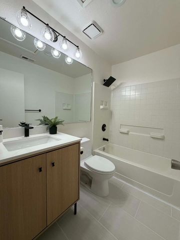 20 Torregata Loop, San Jose, CA 95134