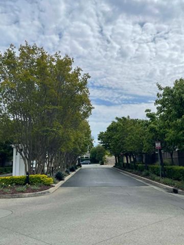 20 Torregata Loop, San Jose, CA 95134