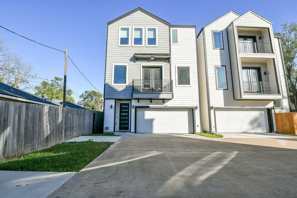 2204 Rain Melody Lane, Houston, TX 77080