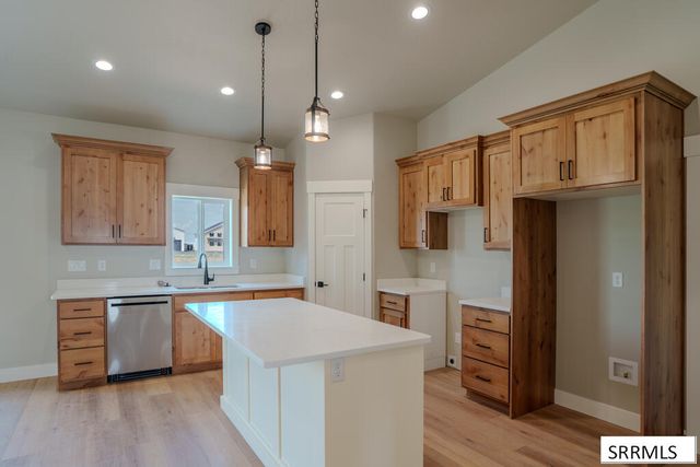 605 Badlands St, Shelley, ID 83274