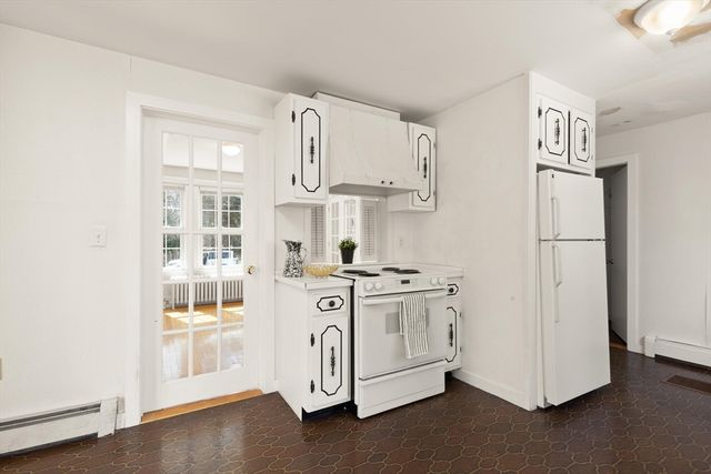 42 Glendale Rd, Sharon, MA 02067