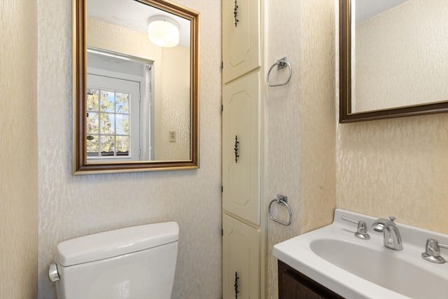 42 Glendale Rd, Sharon, MA 02067