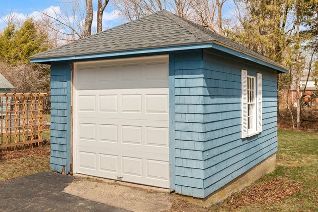 42 Glendale Rd, Sharon, MA 02067