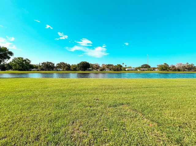 2241 SE Barrington Street, Port St. Lucie, FL 34952