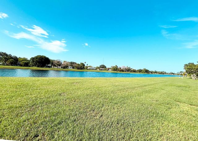 2241 SE Barrington Street, Port St. Lucie, FL 34952
