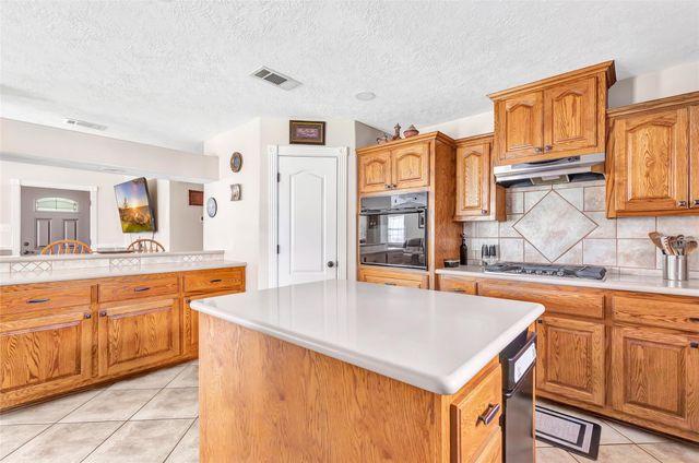 6012 Crosby Cedar Bayou Road, Baytown, TX 77521