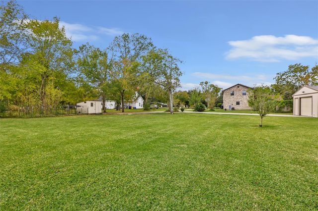 6012 Crosby Cedar Bayou Road, Baytown, TX 77521