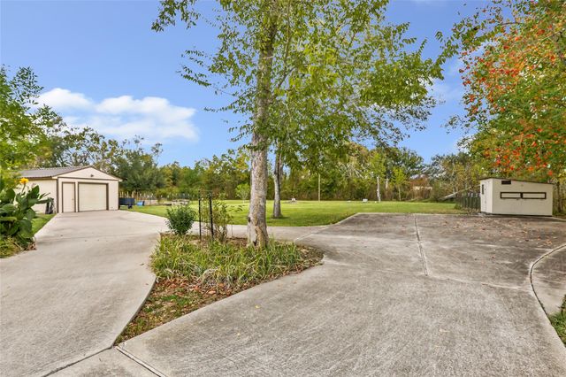 6012 Crosby Cedar Bayou Road, Baytown, TX 77521