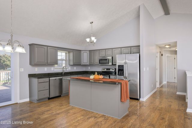 1034 Brookstone Ct, Georgetown, IN 47122