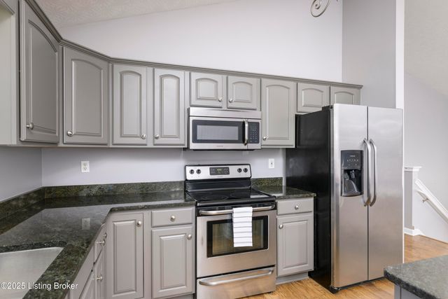 1034 Brookstone Ct, Georgetown, IN 47122