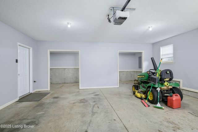 1034 Brookstone Ct, Georgetown, IN 47122