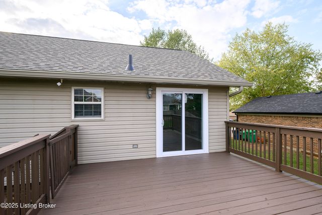 1034 Brookstone Ct, Georgetown, IN 47122