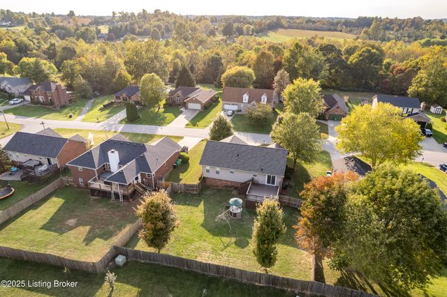 1034 Brookstone Ct, Georgetown, IN 47122