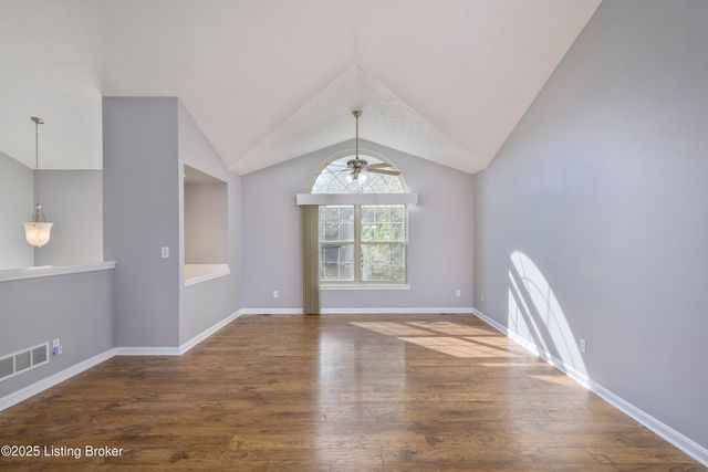 1034 Brookstone Ct, Georgetown, IN 47122