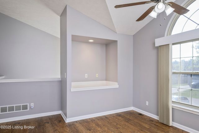 1034 Brookstone Ct, Georgetown, IN 47122