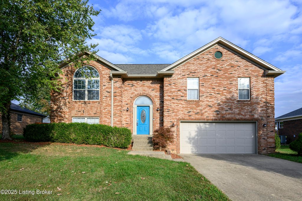 1034 Brookstone Ct, Georgetown, IN 47122