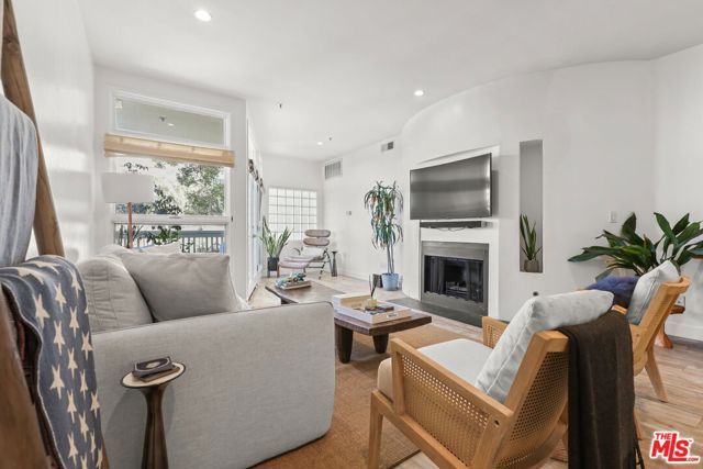 2913 3rd Street 306, Santa Monica, CA 90405
