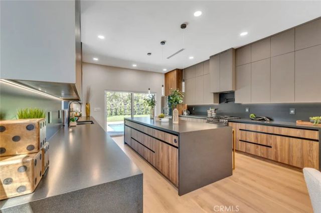 7115 Matilija Avenue, Van Nuys, CA 91405