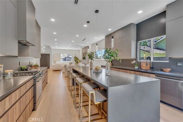 7115 Matilija Avenue, Van Nuys, CA 91405