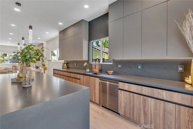 7115 Matilija Avenue, Van Nuys, CA 91405