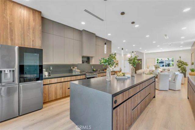 7115 Matilija Avenue, Van Nuys, CA 91405