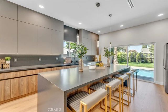 7115 Matilija Avenue, Van Nuys, CA 91405