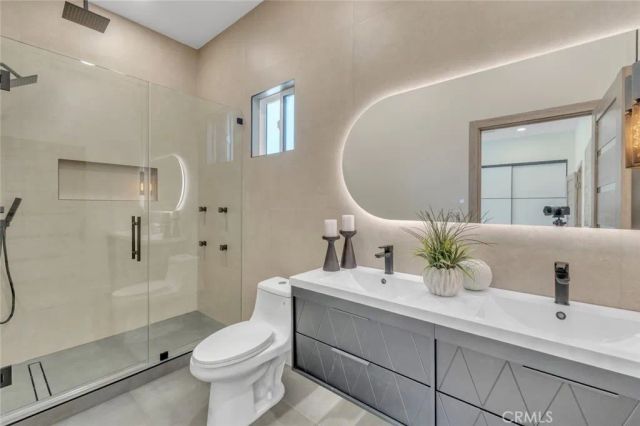 7115 Matilija Avenue, Van Nuys, CA 91405