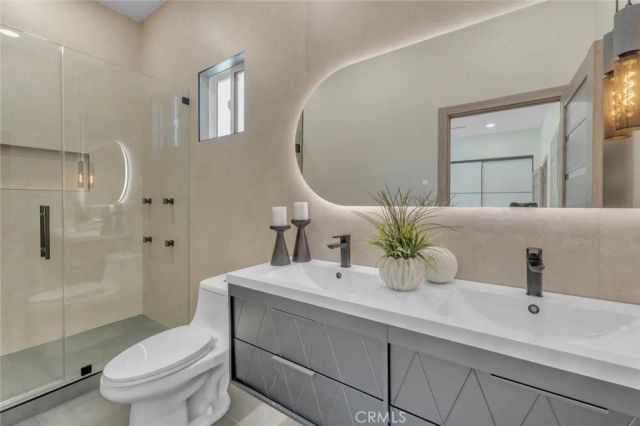 7115 Matilija Avenue, Van Nuys, CA 91405