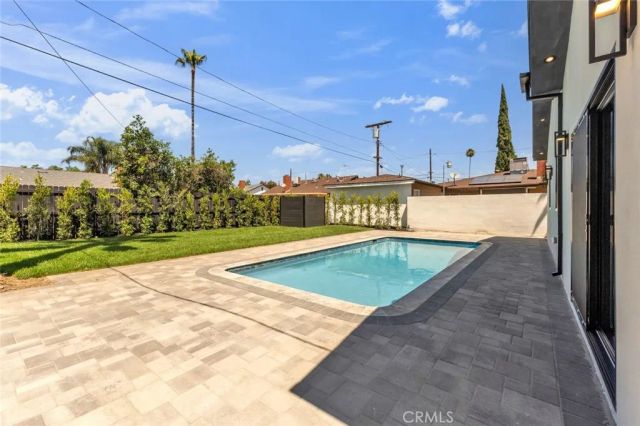 7115 Matilija Avenue, Van Nuys, CA 91405