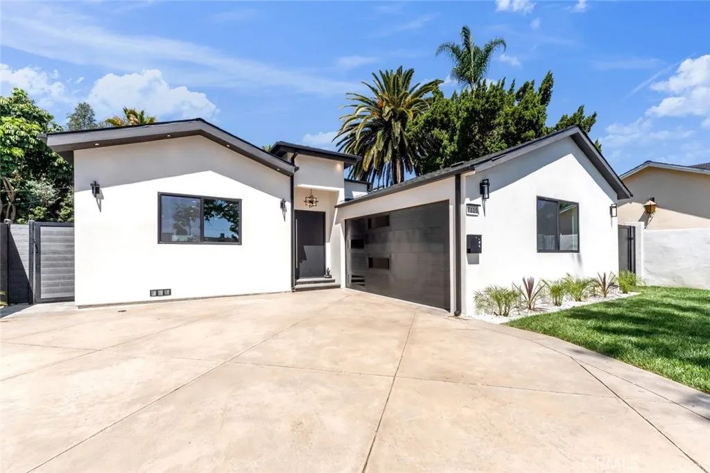 7115 Matilija Avenue, Van Nuys, CA 91405