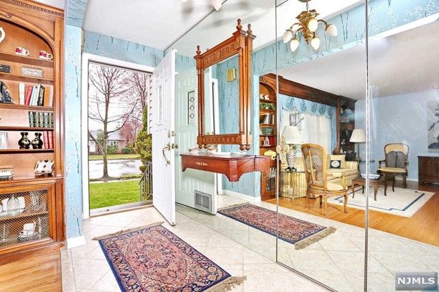 601 Rhein Court, New Milford, NJ 07646