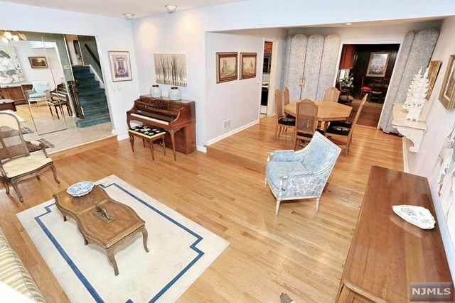 601 Rhein Court, New Milford, NJ 07646