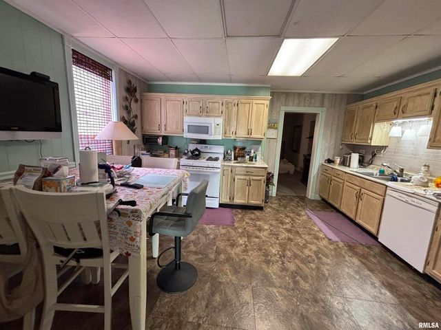 203 E 4TH Street, Brookport, IL 62910