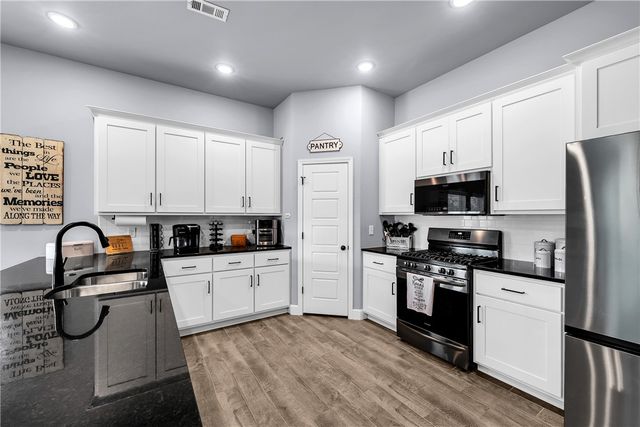 5339 Clear Springs Avenue, Springdale, AR 72762