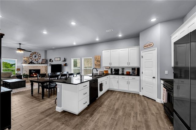 5339 Clear Springs Avenue, Springdale, AR 72762