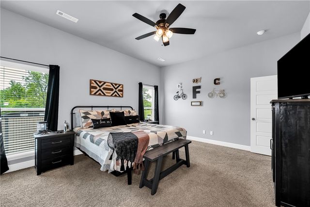 5339 Clear Springs Avenue, Springdale, AR 72762
