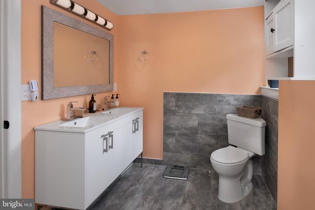 156 MERCER ST, Trenton, NJ 08611
